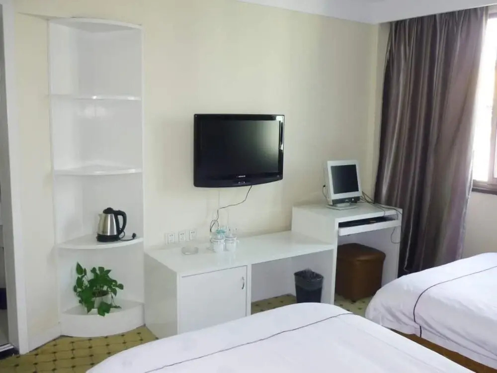 Yiwu Bairui Hotel