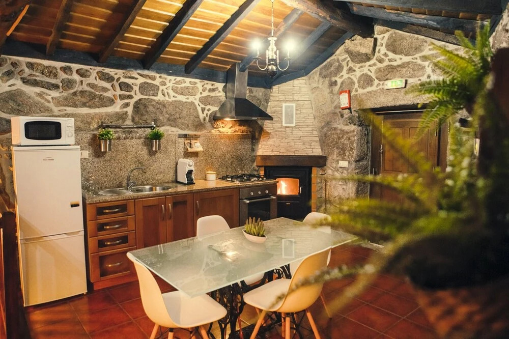 Comfortable house in Lindoso, stunning mountain view