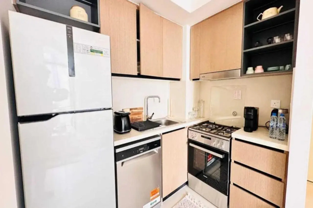 Luxury 1-Bedroom Apartment At Burj Crown.