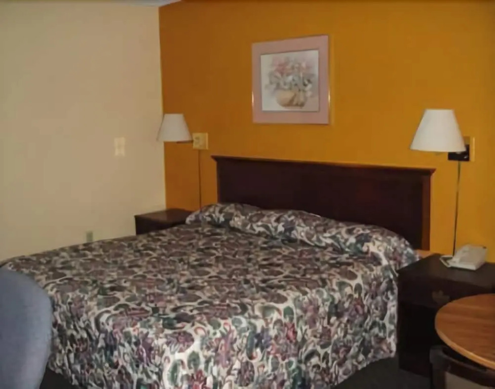 Sugar Creek Inn