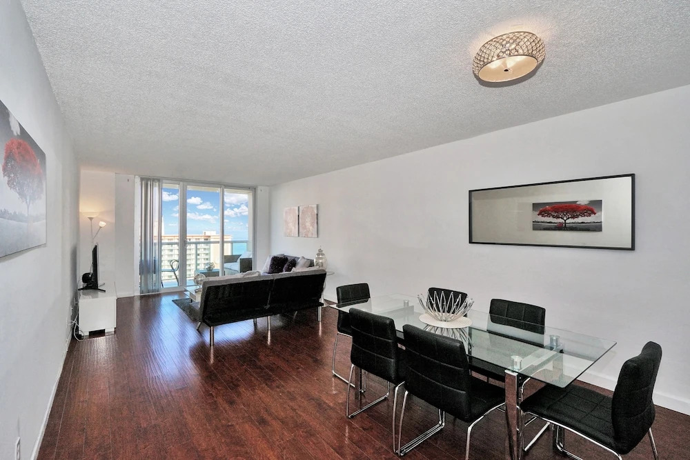 Destination Stays-Ocean View Condo Miami