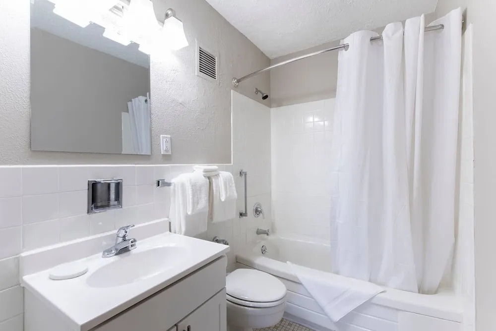 Abode Vue at 3rd 1-bedroom Loft Style Suite
