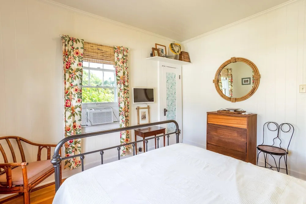 Upgraded 2br W/ Diamond Head Views - Walk To Beach 2 Bedroom Cottage