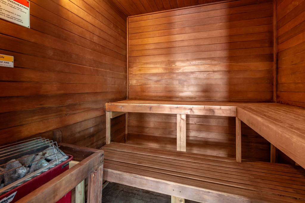 Best Western PLUS Sparta Trail Lodge