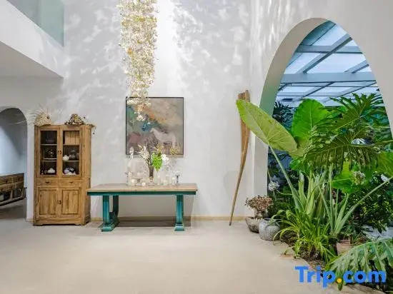 THEPLANTS Aesthetics Homestay.