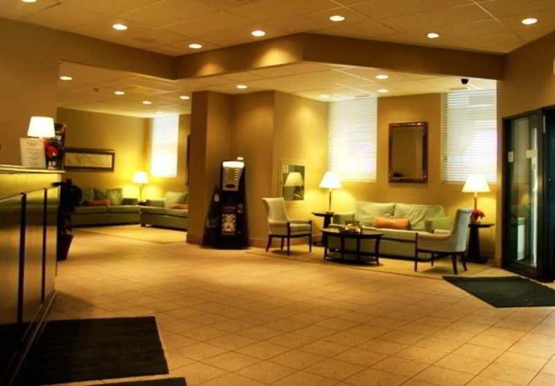 Travelodge Calgary MacLeod Trail