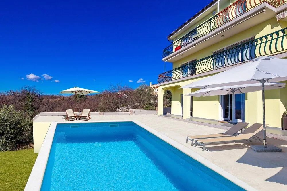 Luxury apartments Kostrena with pool