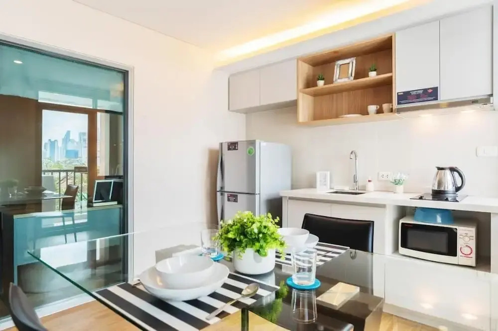 Апартаменты Locals Sathorn Siamese Nang Linchee