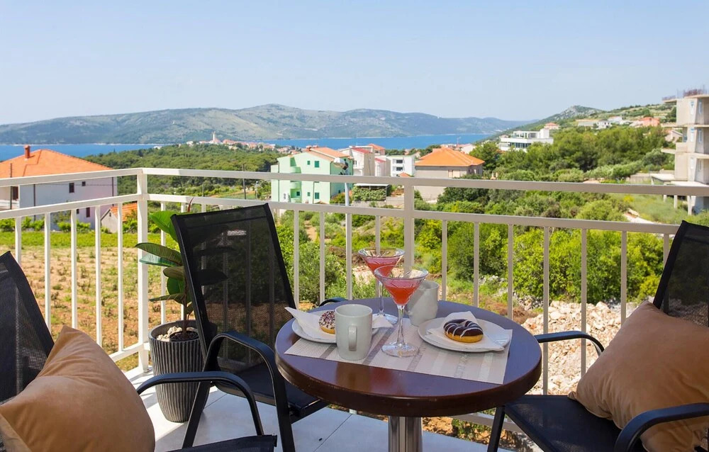 Awesome Home in Seget Donji with Outdoor Swimming Pool, Hot Tub & 4 Bedrooms