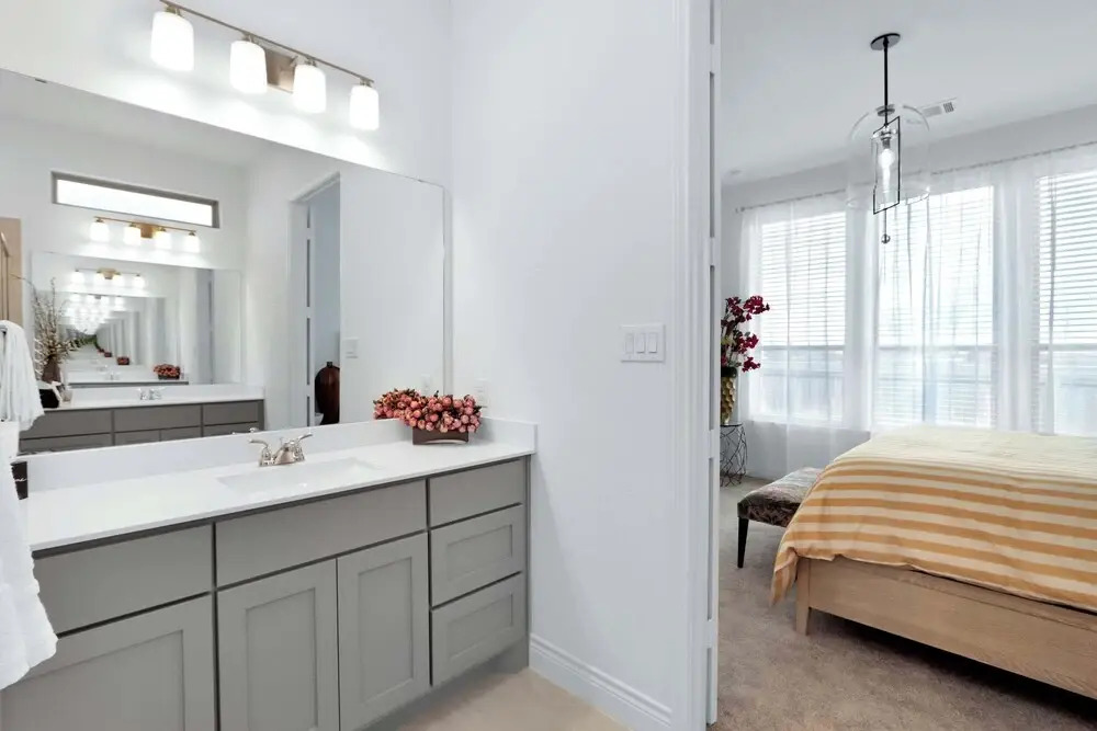Legacy Haus Modern Stay for 8