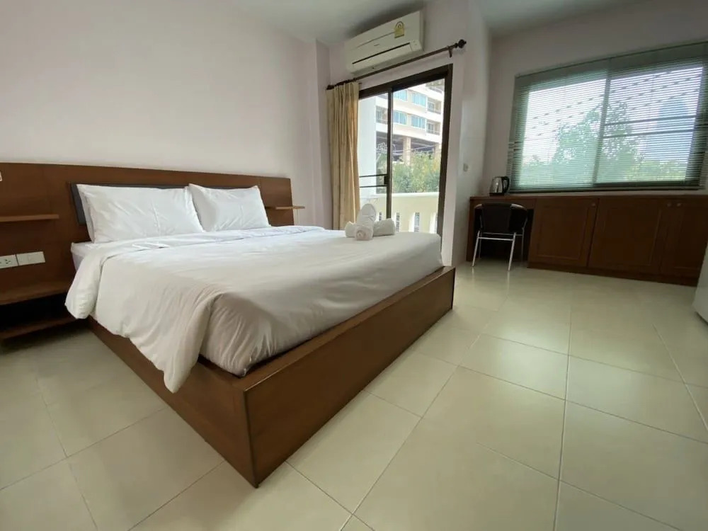 Somjai House