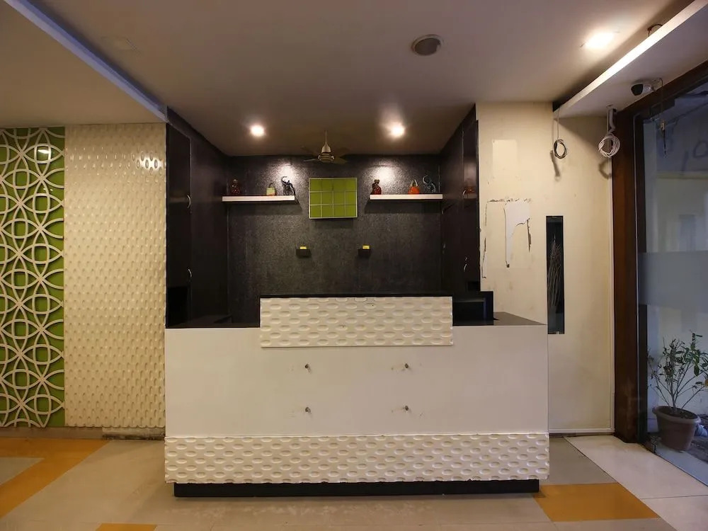 OYO 22279 Flagship Hotel Pavan