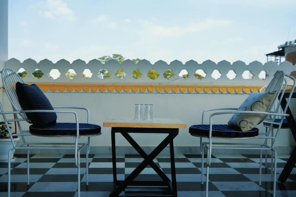 Ostel By Uddhav Villas