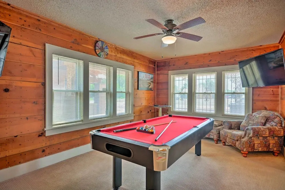 Inviting Lubbock Home > 1 Mi to Downtown