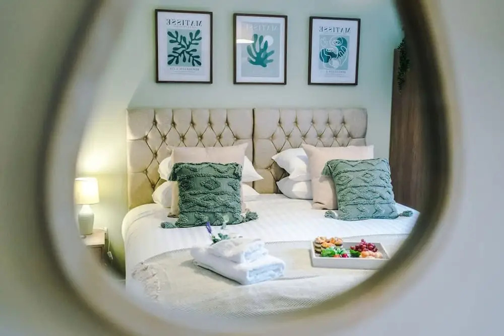 NEW Stylish 1-bed Flat Great Location Sleeps 4