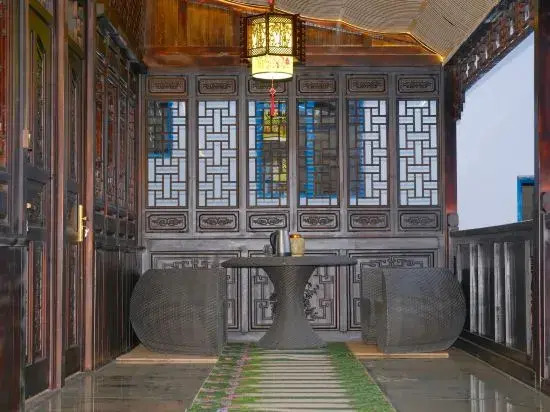 Dali Qiyue Lantian Homestay (Covered Bridge)