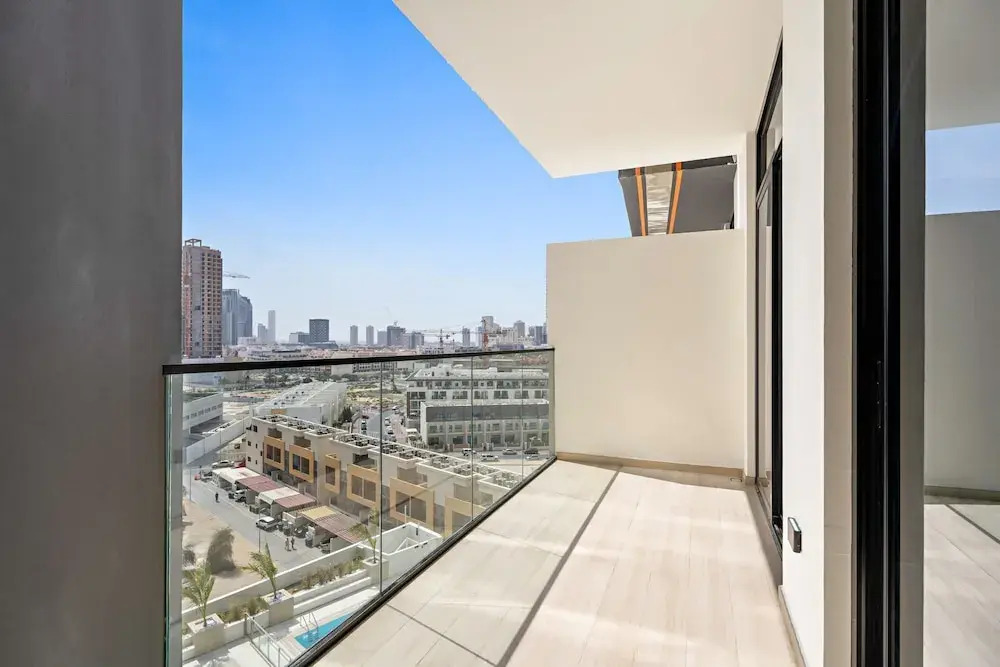 Stunning Modern 3BR Apartment in JVC