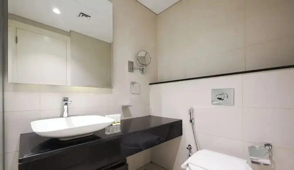 Majestine Stylish Studio with Canal View