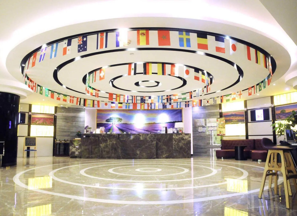 CYBO Station SSAW Hotel Guangzhou Hualin Temple Subway Station