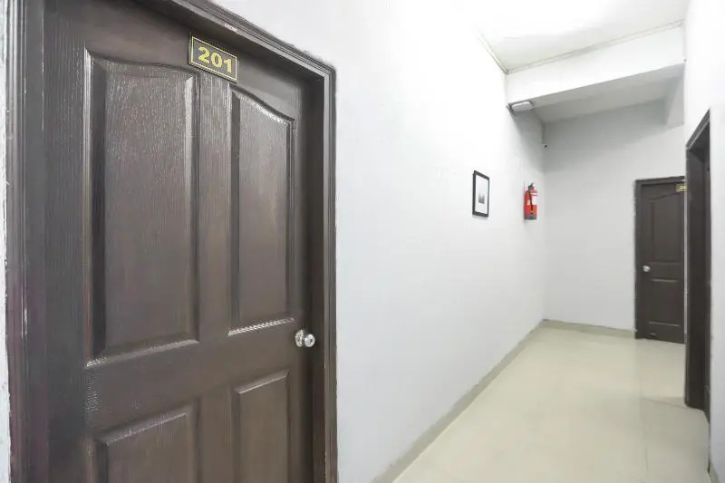 OYO 70620 Golden Villa