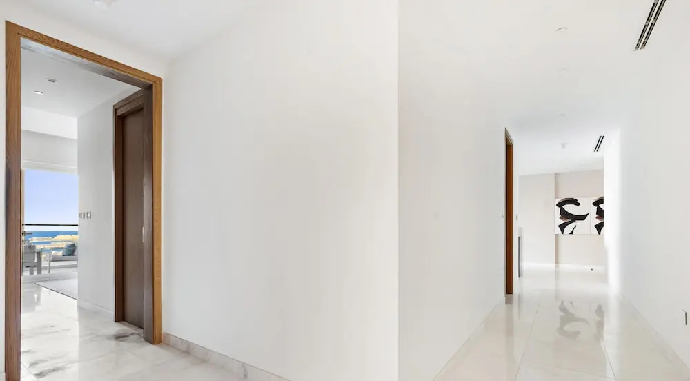 WelHome - Deluxe Apartment With Direct Access to the Beach