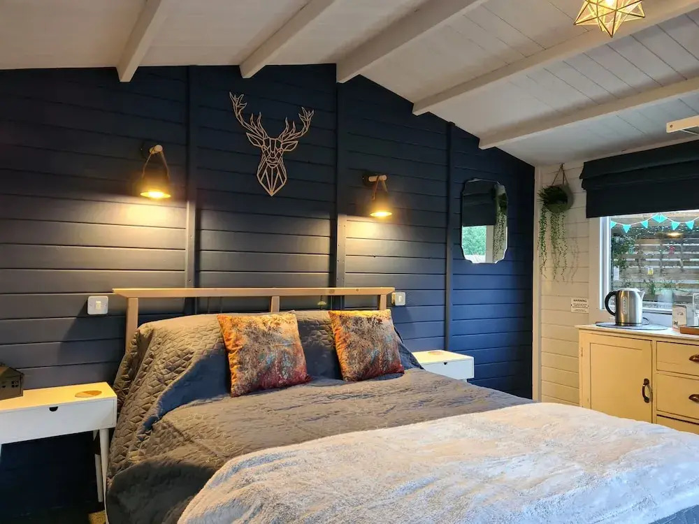 The Little Hide - Adult Only Camping Pods