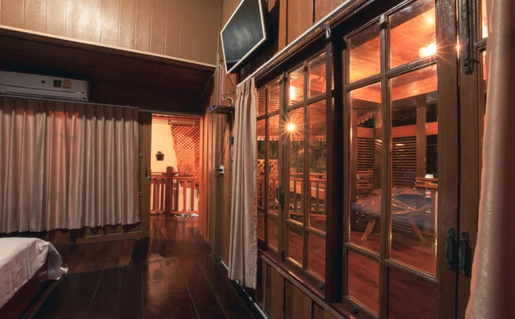The history cafe & guesthouse