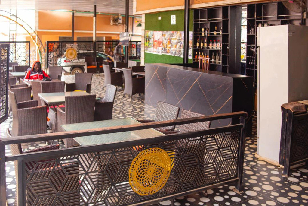 Отель De Wura & Alfred Hotel