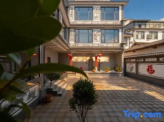 Ruining Snow Mountain View Homestay (Lijiang Sanyi Airport)