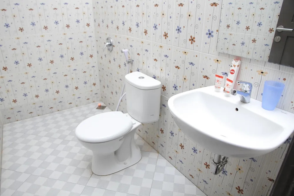 OYO 1100 Galaxy Guesthouse
