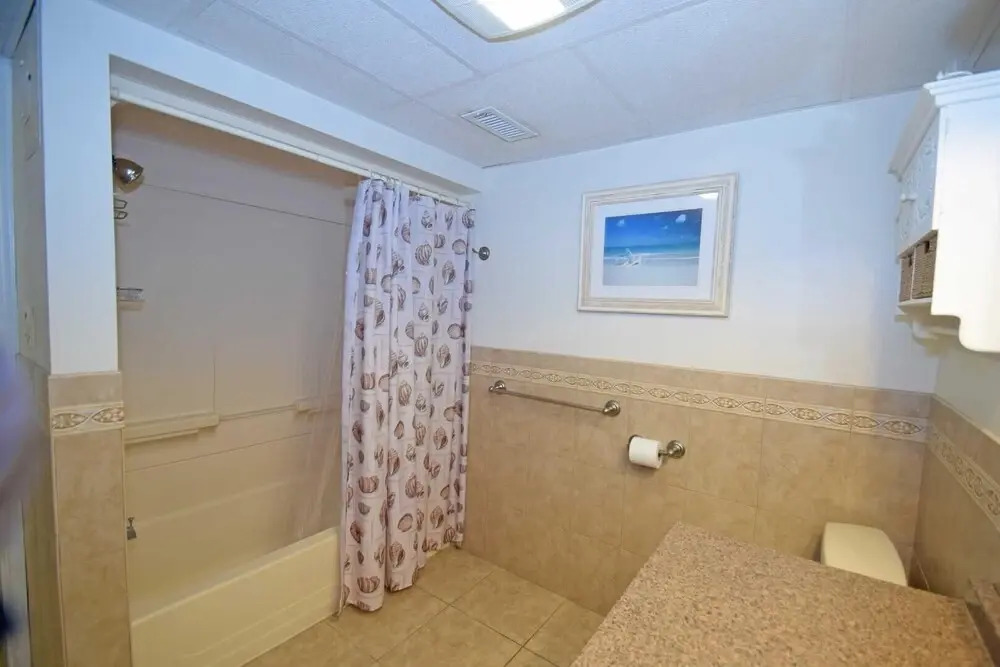 Bimini 106 2 Bedroom Condo by RedAwning