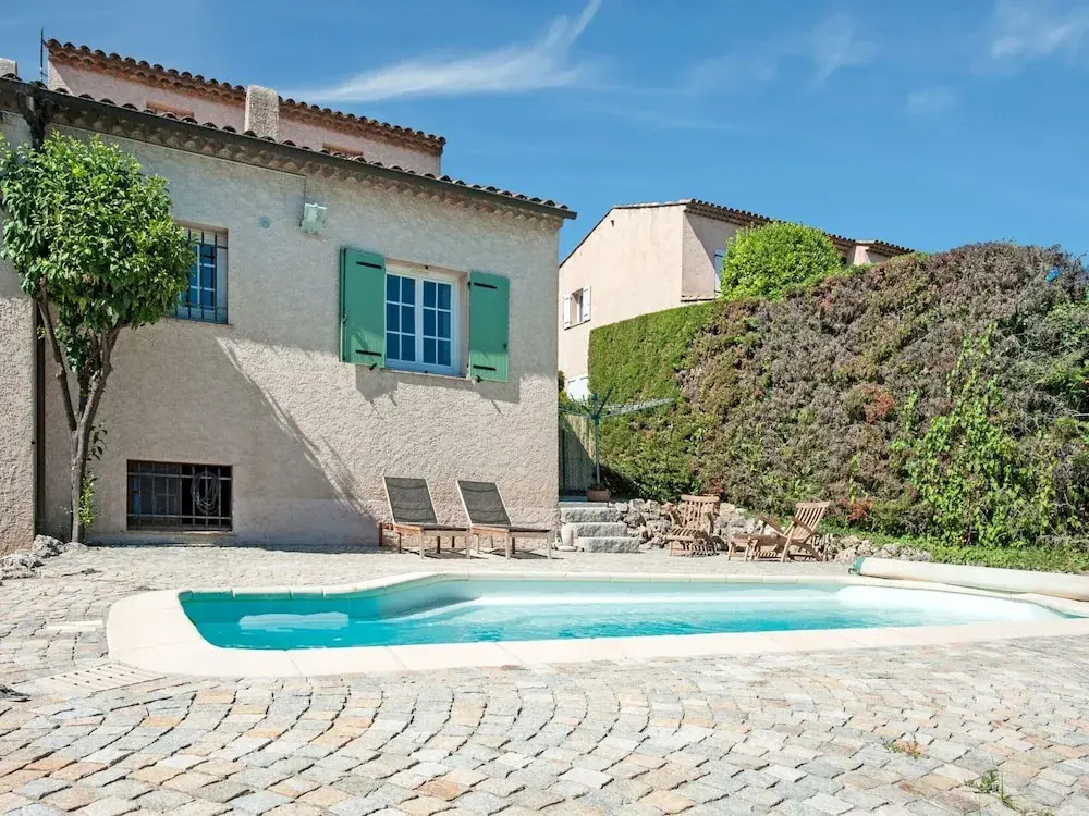 Riviera Hideaway for 2 Guests