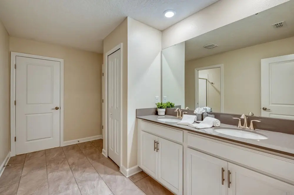 9 Bedrooms 5 Bathrooms Storey Lake 2874 Bd