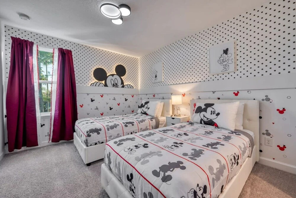 Luxury new Home Close to the Parks