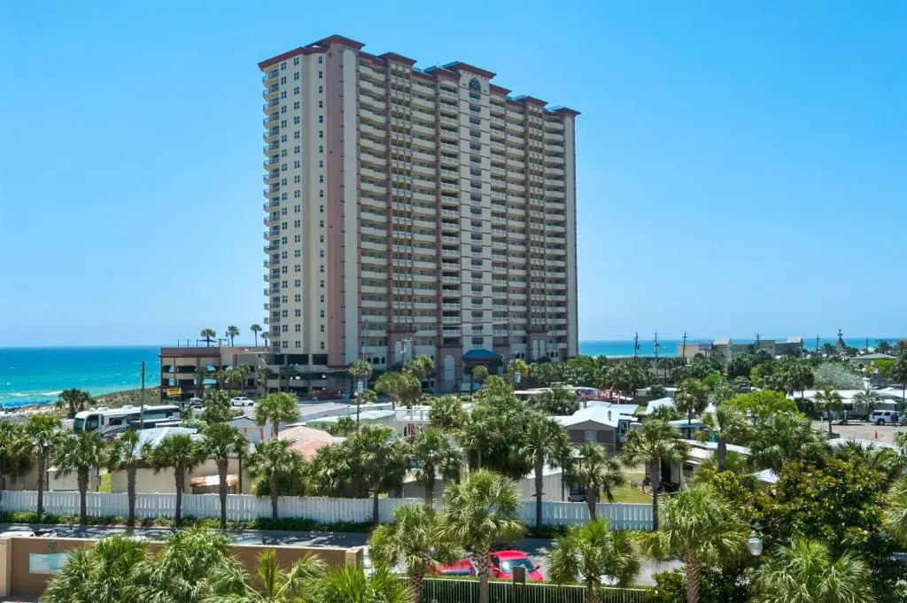 Brightly Furnished Beachfront Condo - 7th Floor Gulf View!