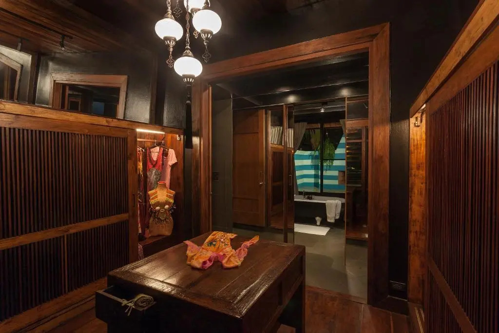 Chandra Residence