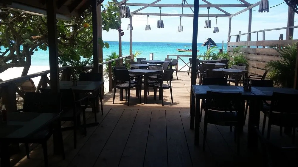Beach House Villas and Hotel