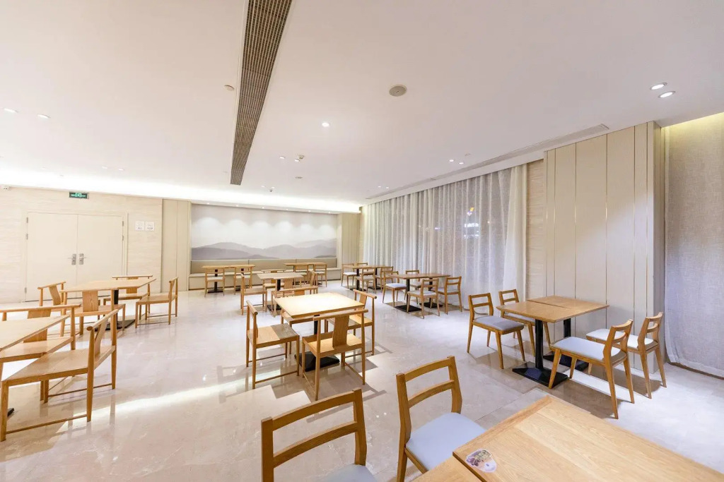 JI Hotel (Shanghai Jiangqiao National Exhibition Center Jiayi Road Subway Station)
