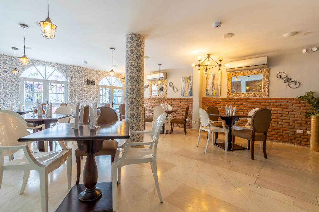 Hotel Boutique ADAZ