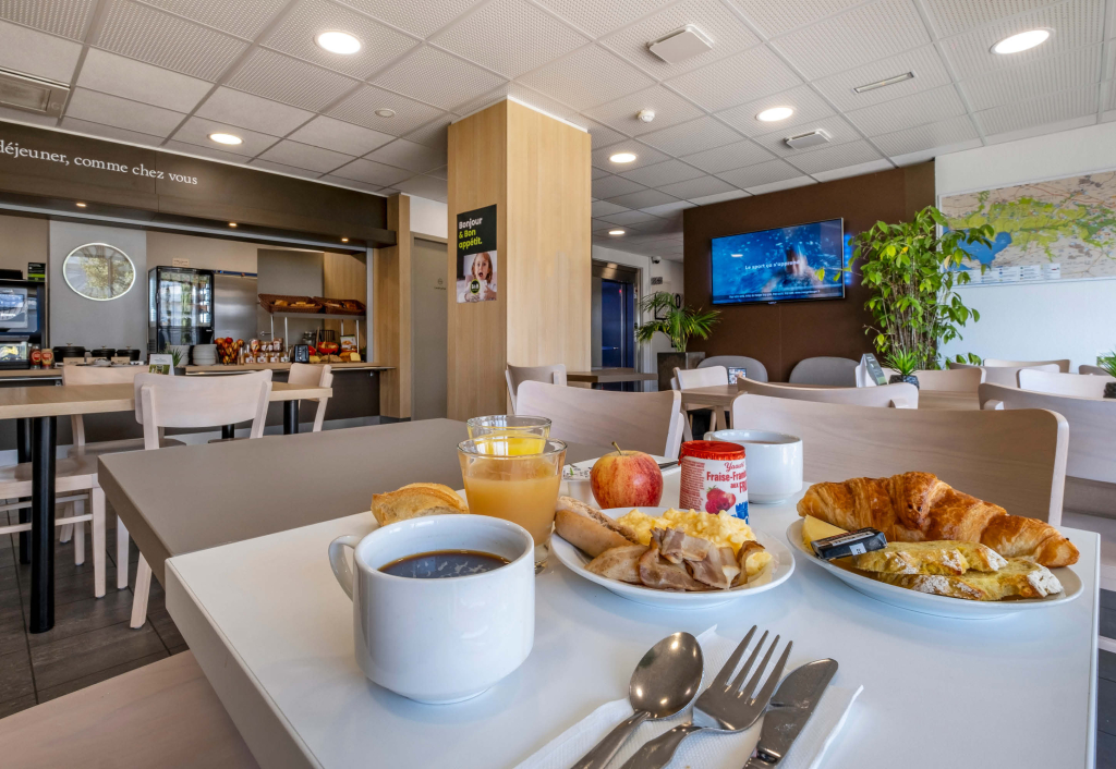 B&B HOTEL Niort Marais Poitevin Est