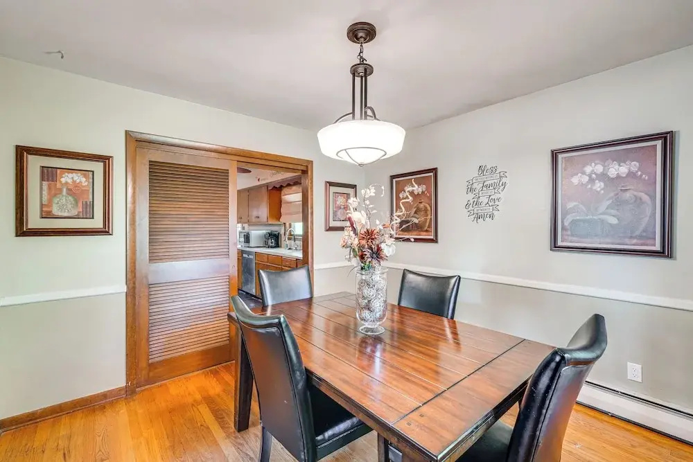 4 Mi to Downtown Rockford - Spacious Home!
