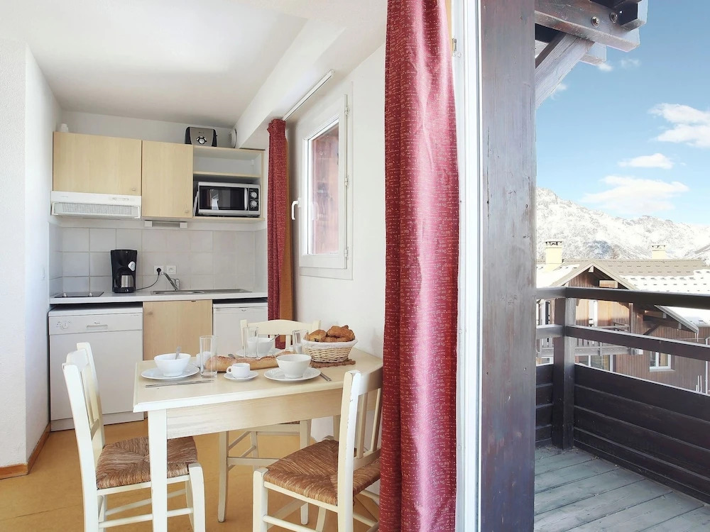Studio in the Ecrin National Park in Charming Puy St Vincent