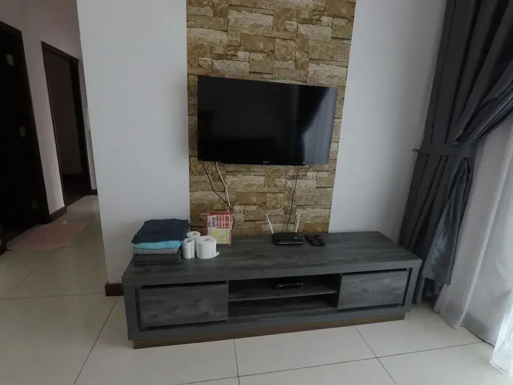3R2B Seaview Condo