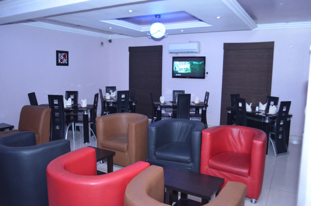 De Rigg Place - Alaka Estate, Surulere