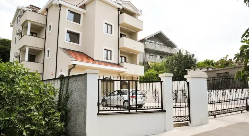 Apartments Krstičević