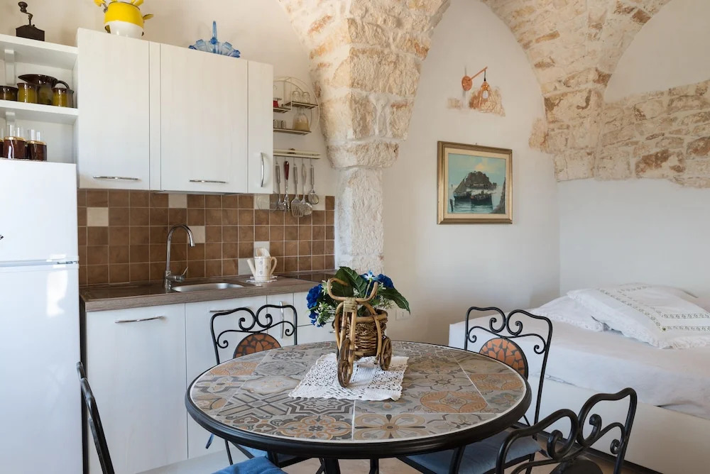 Sea and the City Apartments by Wonderful Italy
