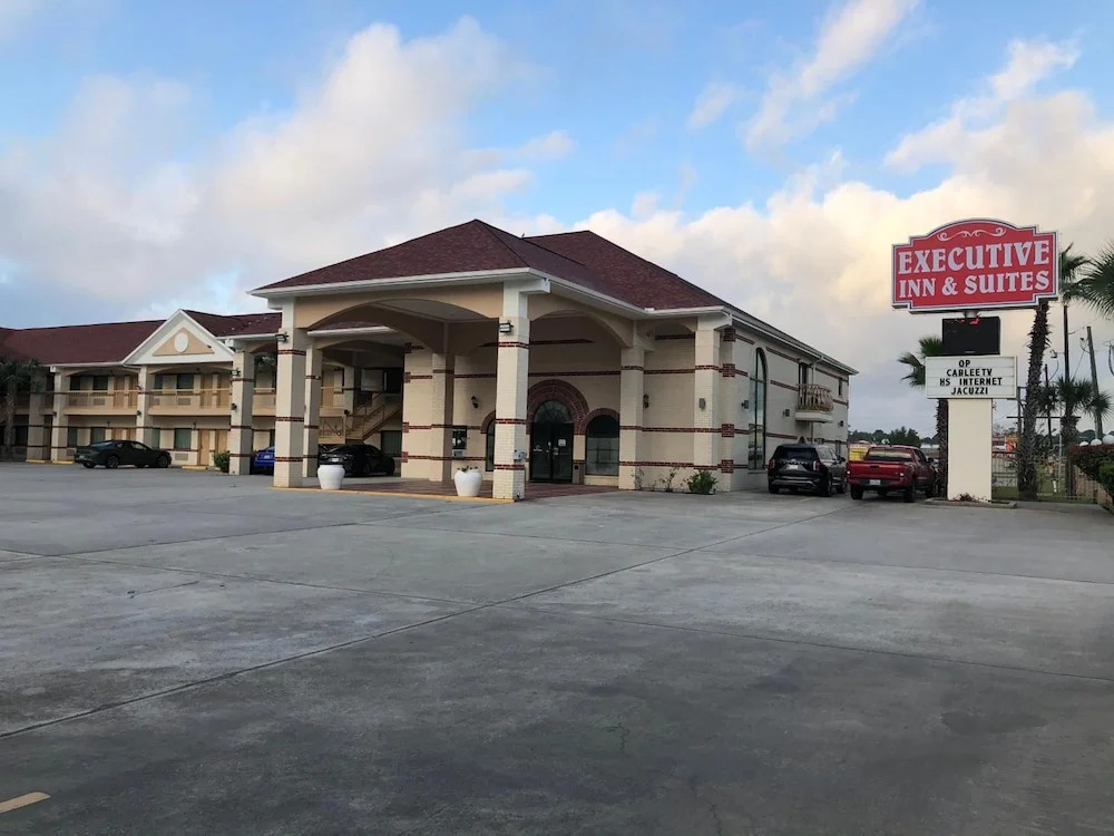 Porter Executive Inn & Suites