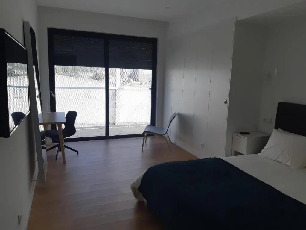 HOTEL S - ALOJAMENTO LOCAL