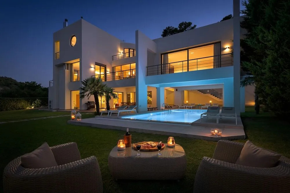 Ixian Hilltop Villa