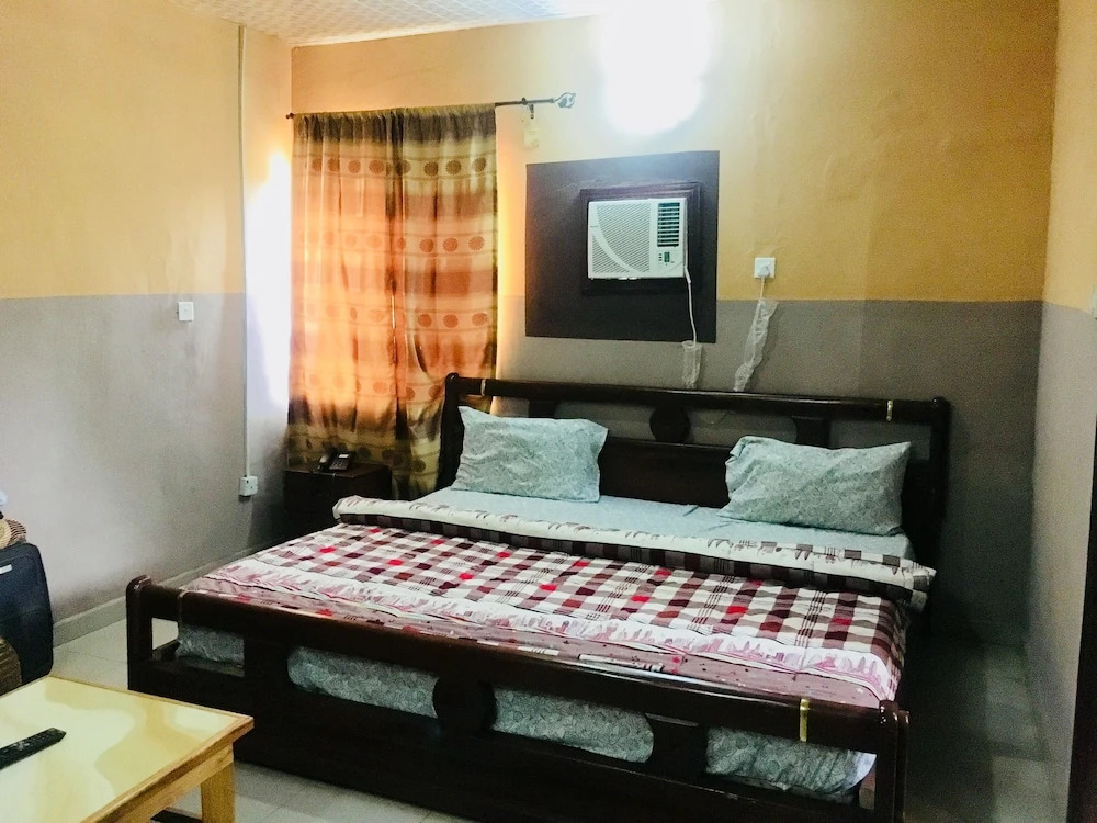 Cossy Hotel & Suite